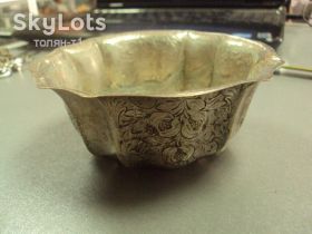 Кухонне начиння, посуд, столове срібло Кухонная утварь, посуда, столовое серебро ^/--/^ сахарница фруктовница конфетница серебро 800 проба miracoli with c. milano вес 103,34 г ^_^^^ Цукровиця фруктівниця цукерка срібло 800 проба miracoli with c. milano вага 103,34 г - фото фото фото