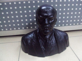Статуетки, Скульптури, Фігурки, Фарфор Статуэтки, Скульптуры, Фигурки, Фарфор ^/--/^ Фигура пластик бюст ленин большой крашенный  №10006 ^_^^^ Фігура пластик бюст ленін великий фарбований No /--/ 10006 - фото фото фото