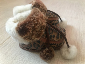 Пінетки Пинетки ^/--/^ Унисекс. Теплющие меховые пинетки сапожки с отворотом. ^_^^^ Унісекс. Теплячі хутряні пінетки чобітки з виром. - фото фото фото
