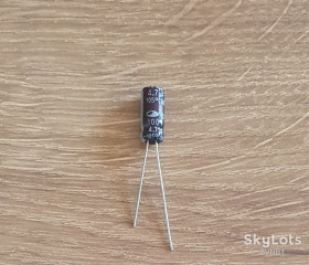 Конденсатори Конденсаторы ^/--/^ 4,7 /--/ мкФ 100 /--/ В.  Samwha 105°C. ^_^^^ 4,7 /--/ мкФ 100 /--/ В. Samwha 105°C. - фото фото фото