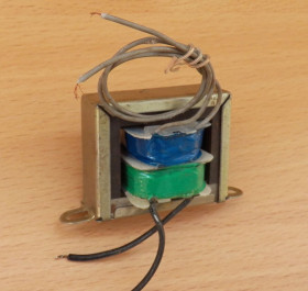 Трансформатори Трансформаторы ^/--/^ Трансформатор AC 230 /--/ V-10 /--/ V, перевірений ^_^^^ Трансформатор AC 230 /--/ V-10 /--/ V, проверенный - фото фото фото