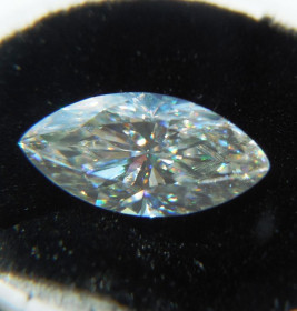 Діамант Бриллиант ^/--/^ Муассанит 2.235 /--/ ct VVS /--/ 1 D, marquise ^_^^^ 2.235 /--/ ct VVS /--/ 1 D, marquise - фото фото фото