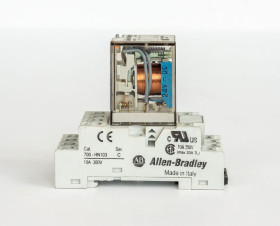Реле Реле ^/--/^ Інтерфейсне реле Allen-Bredley 700-HC /--/ 24 /--/ Z /--/ 24 24 /--/ V 4 /--/ PDT 7 /--/ A, made in Italy ^_^^^ Интерфейсное реле Allen-Bredley 700-HC /--/ 24 /--/ Z /--/ 24 24 /--/ V 4 /--/ PDT 7 /--/ A, made in Italy - фото фото фото