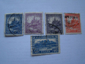 Угорщина Венгрия ^/--/^ Венгрия, Михель 2009  (Центр. Европа), 417 /--/ А,418 /--/ А  (а,в),419 /--/ А,422 /--/ А, Замки Высокий и Королевский. ^_^^^ Угорщина, Міхель 2009 (Центр. Європа), 417 /--/ А, 418 /--/ А (а, в), 419 /--/ А, 422 /--/ А, Замки Високий і Королівський. - фото фото фото