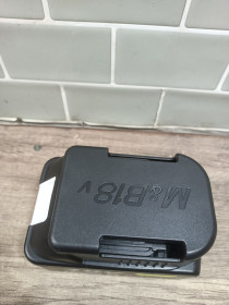 Акумулятори Аккумуляторы ^/--/^ Акумуляторна батарея Li-ion 18 /--/ V 5.0 /--/ Ah 3899 ^_^^^ Аккумуляторная батарея Li-ion 18 /--/ V 5.0 /--/ Ah 3899 - фото фото фото
