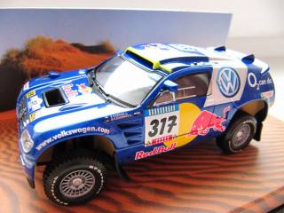 : Закордонні : Зарубежные ^/--/^ 1/43 VOLKSWAGEN Race Touareg Rally №317 Paris Dakar 2005 Gordon-Von Zitzewitz. MINICHAMPS. ^_^^^ VOLKSWAGEN Race Touareg Rally No /--/ 317 Paris Dakar 2005 Gordon-Von Zitzewitz. MINICHAMPS. - фото фото фото