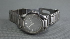 Годинники Часы ^/--/^ Годинник TITANIUM CITIZEN Eco-Drive 100 /--/ м. дата серый циферблат №2 Вживане ^_^^^ TITANIUM CITIZEN Eco-Drive 100 /--/ м. дата сірий циферблат No /--/ 2 - фото фото фото