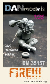 Фігурки, солдатики Фигурки, солдатики ^/--/^ Danmodel 35157 - Український солдат набор №8 - 1 фігура   (смола)  1/35 ^_^^^ Danmodel 35157 - Украинский солдат набор No /--/ 8 - 1 фигура (смола) 1/35 - фото фото фото