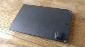 Корпуса Корпуса ^/--/^ Крышка отсека жесткого диска ноутбука Lenovo G /--/ 550 ^_^^^ Кришка відсіку жорсткого диска ноутбука Lenovo G /--/ 550 - фото фото фото