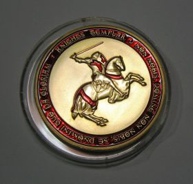 Сувенірні монети Сувенирные монеты ^/--/^ Монета Медаль Тамплиеров Сим победишь золото эмаль ^_^^^ Монета Медаль Тамплієрів Сім переможе золото емаль - фото фото фото