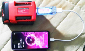 Шуруповерти, электроотвертки Шуруповерты, электроотвертки ^/--/^ ПОВЕРБАНК ДЛЯ АКУМУЛЯТОРА Бренд Milwaukee корисна річ аукціон з 1 /--/ гр. ^_^^^ ПОВЕРБАНК ДЛЯ АККУМУЛЯТОРА Бренд Milwaukee полезная вещь аукцион с 1 /--/ гр. - фото фото фото