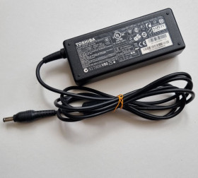 Акумулятори Аккумуляторы ^/--/^ Блок живлення Toshiba 75 /--/ W (19 /--/ V 3.95 /--/ A / 5.5*2.5 mm) PA /--/ 3715 /--/ E-1 /--/ AC /--/ 3 б/в Оригінал / Зарядка для ноутбука  ^_^^^ Блок питания Toshiba 90 /--/ W (19 /--/ V 4.74 /--/ A / 5.52.5 /--/ mm) PA /--/ 3516 /--/ E-1 /--/ AC /--/ 3 / Зарядка для ноутбука Toshiba, Fujits - фото фото фото