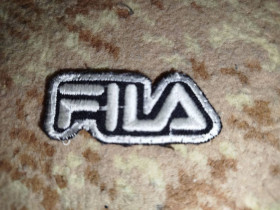 Шеврони, нашивки Шевроны, нашивки ^/--/^ Шеврон / нашивка FILA  (вишивка) — оригінальний логотип, стан б/у ^_^^^ Значок FILA логотип - фото фото фото