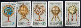 Інші країни Другие страны ^/--/^ НДР 1972 - Земні та небесні глобуси  (Г) ^_^^^ ГДР 1972 — Земные и небесные глобусы (Г) - фото фото фото