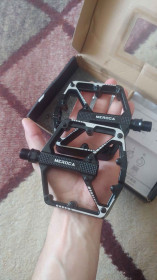Педалі, шатуни, каретки Педали, шатуны, каретки ^/--/^ Педали MEROCA алюминий велосипедные фирменные не скользят разборные новые ^_^^^ велосипедні фірмові платформи не ковзають розбірні нові - фото фото фото