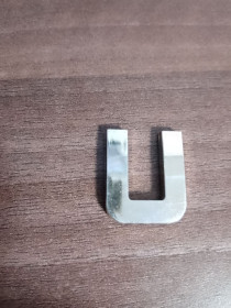 Наліпки, емблеми Наклейки, эмблемы ^/--/^ Самоклеюча літера U ^_^^^ Самоклеющаяся буква U - фото фото фото
