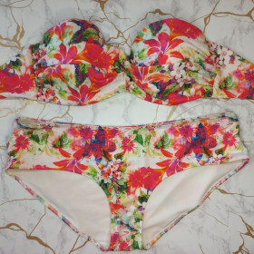 Купальники, парео Купальники, парео ^/--/^ Купальник бандо 85 /--/ С 50 р H&amp;M б/у евро 42 ^_^^^ Купальник бандо 85 /--/ С 50 р H&amp;M б/у євро 42 - фото фото фото