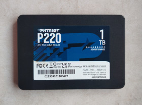 Жорсткі диски Жесткие диски ^/--/^ Накопичувач SSD 2.5&amp;quot; SATAIII Patriot P /--/ 220  (P /--/ 220 /--/ S /--/ 1 /--/ TB /--/ 25) 1024,2 GB - фото фото фото