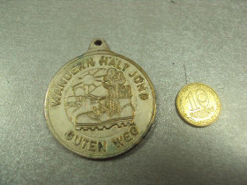 Інше Другое ^/--/^ знак подвес брелок германия wandern hält jung guten weg deutsche bundesbank wanderartion 1983 №с /--/ 9314 ^_^^^ знак підвіс брелок германія wandern hält jung guten weg deutsche bundesbank wanderartion 1983 Noс /--/ 9314 - фото фото фото
