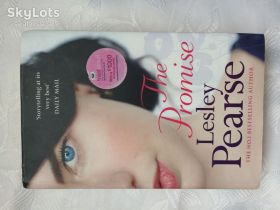 Художня література Художественная литература ^/--/^ Книга.The Promise. Обещание.  Лесли Пирс.  На английском языке. ^_^^^ Книга The Promise. Обіцянка. Леслі Пірс. англійською мовою. - фото фото фото