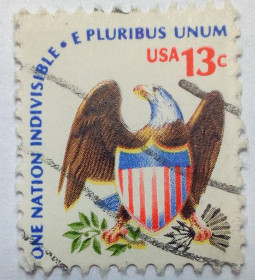Північна Америка Северная Америка ^/--/^ США 1975 Орел и щит, гашеная ^_^^^ 1975 — Орел і щит, гашена - фото фото фото