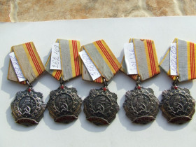 СРСР СССР ^/--/^ Орден ТС-3 ст. -5-од. №№ 149816. 262109. 356460. 401478. 518600 . різновидність по рокам. ^_^^^ Орден ТС-3 ст. -5-од. NoNo 149816. 262109. 356460. 401478. 518600. разновидность по годам. - фото фото фото