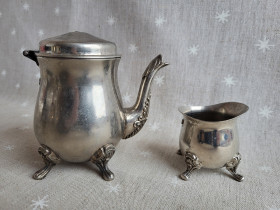 Інше Другое ^/--/^ Кофейник с крышкой на фигурных ножках и сливочник Под реставрацию ^_^^^ Кав'яр з кришкою на фігурних ніжках і вершник Під реставрацію - фото фото фото