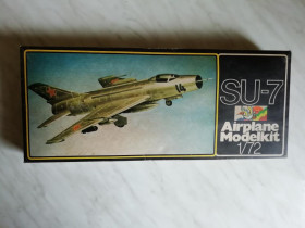 : : ^/--/^ Сборная модель самолета SU-7 ГДР две модели в одной коробке ^_^^^ Збірна модель літака SU-7 НДР дві моделі в одній коробці - фото фото фото