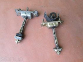 Інше Другое ^/--/^ Ограничитель передней двери Mazda 323 /--/ F 89-94 BG ^_^^^ Обмежувач передньої двері Mazda 323 /--/ F 89-94 BG - фото фото фото