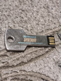 USB флешнакопичувачі USB флешнакопители ^/--/^ Флешка 2 гб ключ 10.9/17.8 серебристая petronas syntium ^_^^^ Флешка 2 гб ключ 10.9/17.8 срібляста petronas syntium - фото фото фото