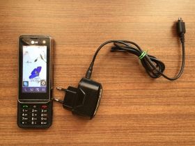 LG LG ^/--/^ Мобильный телефон LG K /--/ 700 с оригинальным зарядным устройством ^_^^^ Мобільний телефон LG K /--/ 700 з оригінальним зарядним пристроєм - фото фото фото