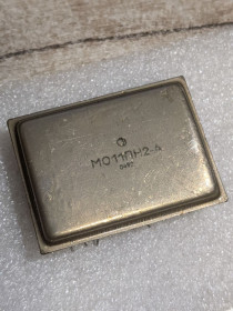 Мікросхеми Микросхемы ^/--/^ М /--/ 011 /--/ ПН /--/ 2-4 в коллекцию б/у             (6-3) ^_^^^ М /--/ 011 /--/ ПН /--/ 2-4 в колекцію б/у (6-3) - фото фото фото
