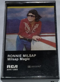 Касети Кассеты ^/--/^ RONNIE MILSAP Milsap Magic.  Cassette US ^_^^^ RONNIE MILSAP Milsap Magic Cassette US - фото фото фото