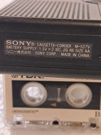 Портативні плеєри Портативные плееры ^/--/^ Кассетный диктофон Sony M /--/ 527 /--/ V ^_^^^ Діктофон Sony M /--/ 527 /--/ V - фото фото фото