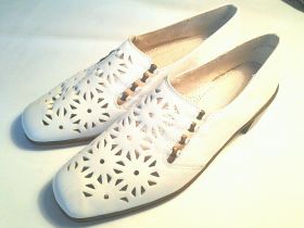 Туфлі Туфли ^/--/^ 39-39,5-40= Кожаные женские туфли JENNY by ara с перфорацией!* ^_^^^ 39-39,5-40 = Шкіряні жіночі туфлі JENNY by ara з перфорацією! - фото фото фото