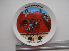 Інше Другое ^/--/^ Тарелка настенная керамика IVV Wandertag Wahlen 1983 Германия  d - 19 см ^_^^^ Тарілка настінна кераміка IVV Wandertag Wahlen 1983 Німеччина d - 19 см - фото фото фото