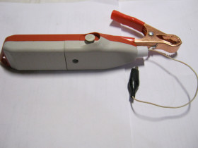 Інші автозапчастини Другие автозапчасти ^/--/^ Прибор для проверки автомобильных свечей на исправность.Рабочий ,новый. ^_^^^ Прилад для перевірки автомобільних свічок на справність. Робочий, новий. - фото фото фото