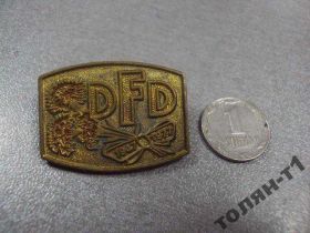 Інше Другое ^/--/^ знак гдр демократическая федерация женщин DFD 1947-1977 №10549 ^_^^^ Демократична федерація жінок DFD 1947-1977 No /--/ 10549 - фото фото фото