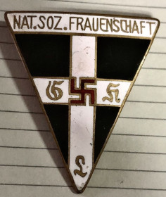 Європа Европа ^/--/^ Німеччина. Знак Націонал-соціалістичної жіночої організації, є клеймо ^_^^^ Германия. Знак Национал-социалистической женской организации, есть клеймо - фото фото фото