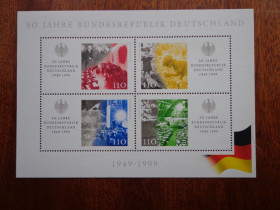 Сучасні з  року Современные с  года ^/--/^ Германия, 1999 год, 50 лет ФРГ, негаш.блокMNH, Михель№49 КЦ 6 евро ^_^^^ Німеччина, 1999 рік, 50 років ФРН, негаш.блокMNH, МіхельNo /--/ 49 КЦ 6 євро - фото фото фото