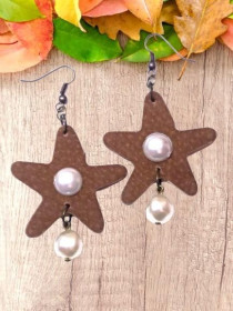Сережки Серьги ^/--/^ Серьги звезды 6.5 см-3.5 см кораллового цвета, замшевые серьги с белыми камнями под жемчуг, ручная работа ^_^^^ Замшеві сережки зірки з білими каменями під перлиною. - фото фото фото