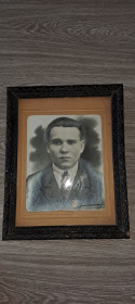 Картини, Гравюри, Живопис та Графіка Картины, Гравюры, Живопись и Графика ^/--/^ Рама 19 /--/ век портрет фото мужчины 45 на 35 см дерево в идеальном состоянии ^_^^^ Рама 19 століття портрет фото чоловіка 45 на 35 см дерево в ідеальному стані - фото фото фото
