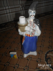 Статуетки, Скульптури, Фігурки, Фарфор Статуэтки, Скульптуры, Фигурки, Фарфор ^/--/^ Козак  з   відром .Штоф ^_^^^ Казак с ведро. Штоф - фото фото фото