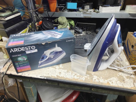 Праски Утюги ^/--/^ Утюг Ardesto IR-C /--/ 2232-BL № 26300711 ^_^^^ Ardesto IR-C /--/ 2232-BL No 26300711 - фото фото фото
