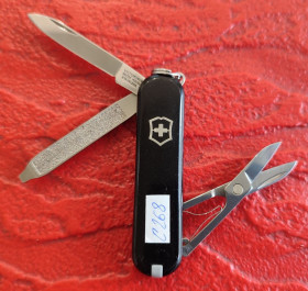 Ножі, мультітули Ножи, мультитулы ^/--/^ Нож-брелок Victorinox Classic SD [C /--/ 268] ^_^^^ Ніж-брелок Victorinox Classic SD [C /--/ 268] - фото фото фото