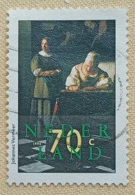 Мистецтво Искусство ^/--/^ Нидерланды 1996 г - Ян Вермеер «Дама, пишущая письмо, со служанкой», гаш ^_^^^ Нідерланди 1996 — Ян Вермеєр «Дама, що пише лист, зі служницею», гаш - фото фото фото
