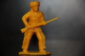 Фігурки, солдатики Фигурки, солдатики ^/--/^ идущий с ружьем наперевес траппер TIM-MEE 70-75 /--/ мм сделано в США ОРИГИНАЛ ^_^^^ траппер TIM-MEE 70-75 мм, що йде з рушницею, зроблено в США Орігінал - фото фото фото