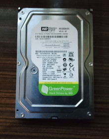 Жорсткі диски Жесткие диски ^/--/^ Жорсткий диск WD 320 /--/ GB SATA 3.5 ^_^^^ Жесткий диск WD 320 /--/ GB SATA 3. 5 5 - фото фото фото