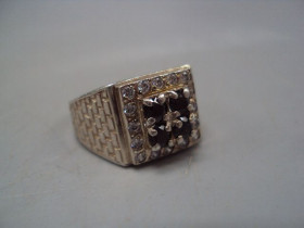 Кільця Кольца ^/--/^ Мужской перстень кольцо белые и черные вставки серебро 925 проба Украина вес 6,79 г размер 19 №15123 ^_^^^ Чоловічий перстень кільце білі і чорні вставки срібло 925 проба Україна вага 6,79 г розмір 19 No /--/ 15123 - фото фото фото
