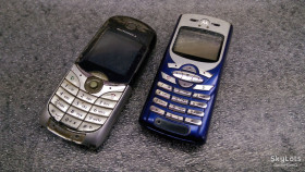 Motorola Motorola ^/--/^ Лот 2 /--/ шт телефонів Motorola одним лотом  (305) ^_^^^ Лот 2 /--/ шт телефонов Motorola одним лотом (305) - фото фото фото